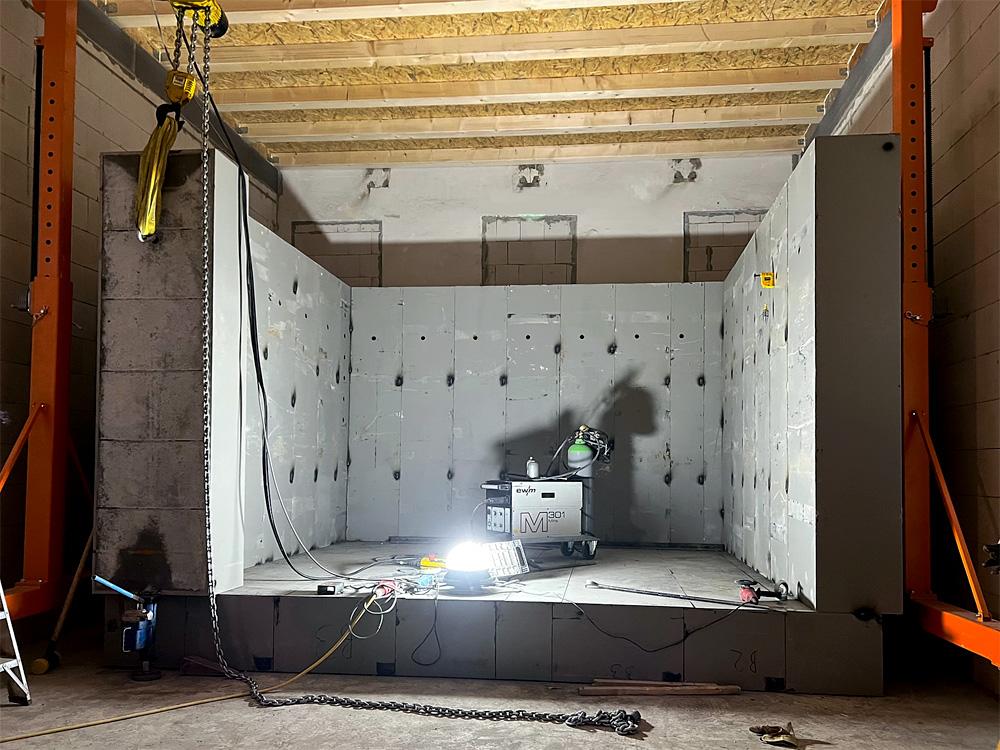 Strongroom grade 13 CD EX - construction